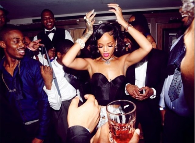 elle-rihanna-x0IBnA-de